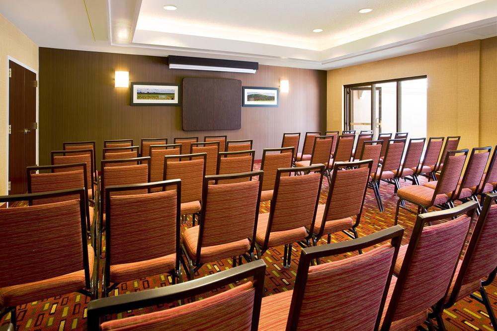 Отель Courtyard Novato Marin/Sonoma Экстерьер фото