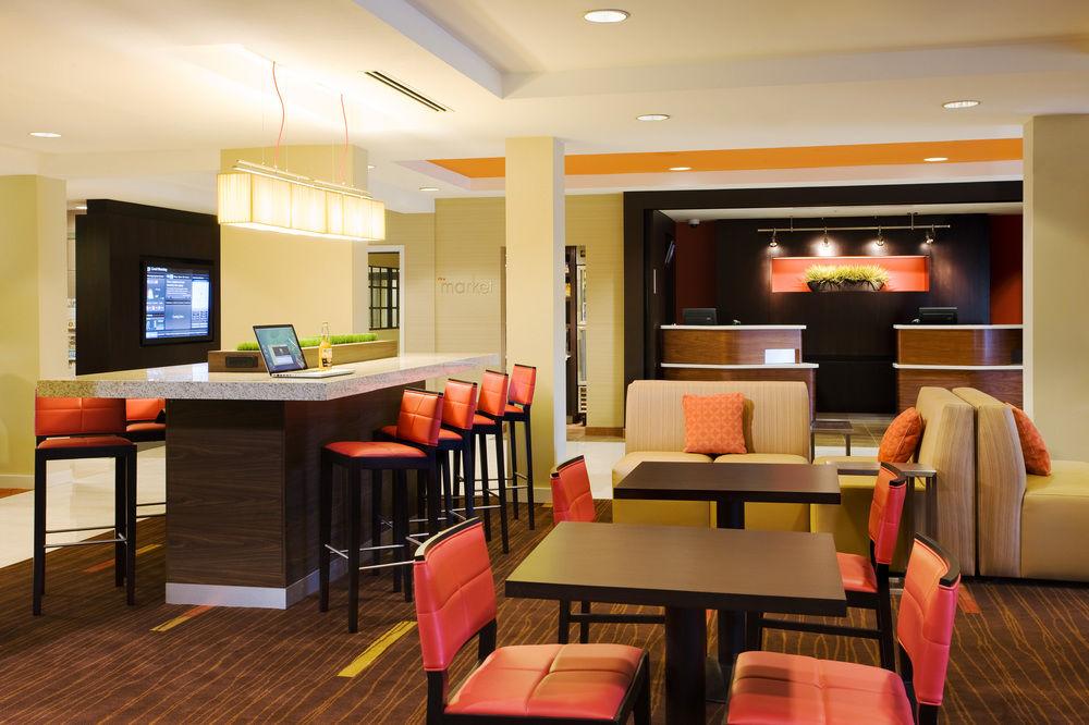Отель Courtyard Novato Marin/Sonoma Экстерьер фото