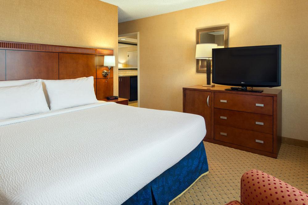 Отель Courtyard Novato Marin/Sonoma Экстерьер фото