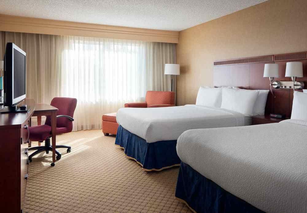 Отель Courtyard Novato Marin/Sonoma Экстерьер фото