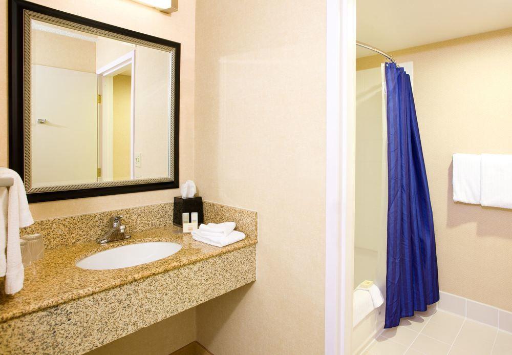 Отель Courtyard Novato Marin/Sonoma Экстерьер фото