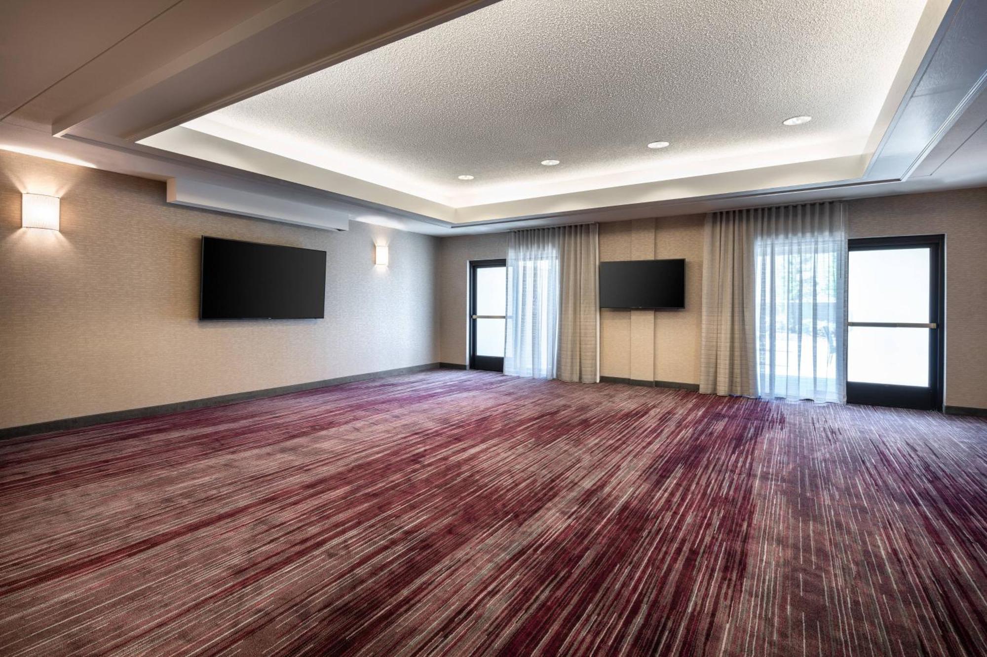Отель Courtyard Novato Marin/Sonoma Экстерьер фото
