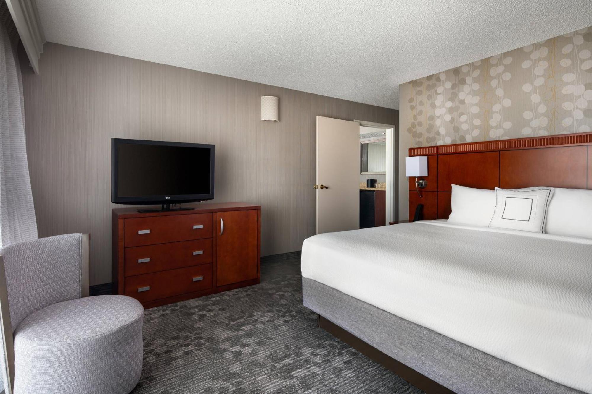 Отель Courtyard Novato Marin/Sonoma Экстерьер фото