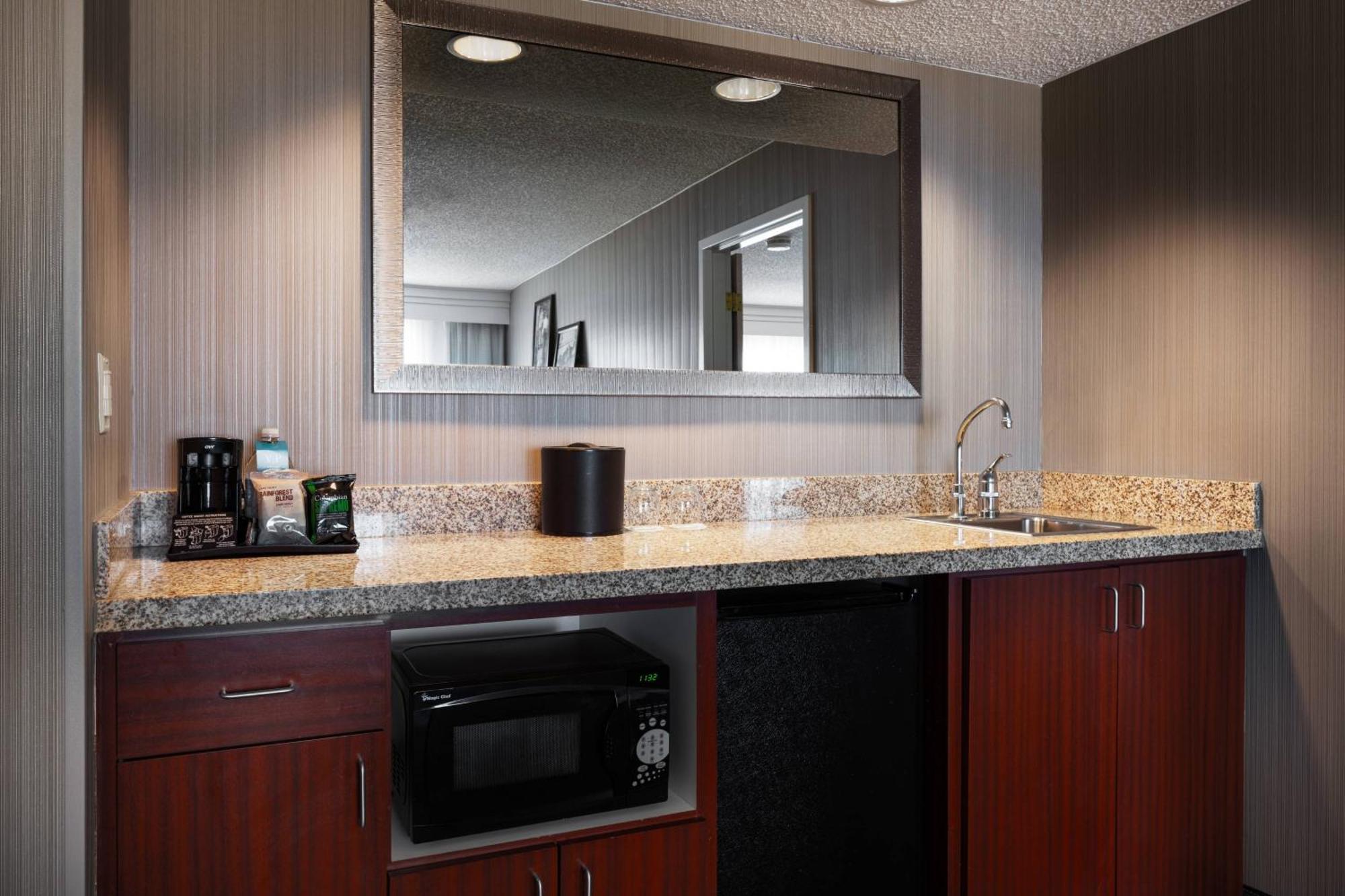 Отель Courtyard Novato Marin/Sonoma Экстерьер фото
