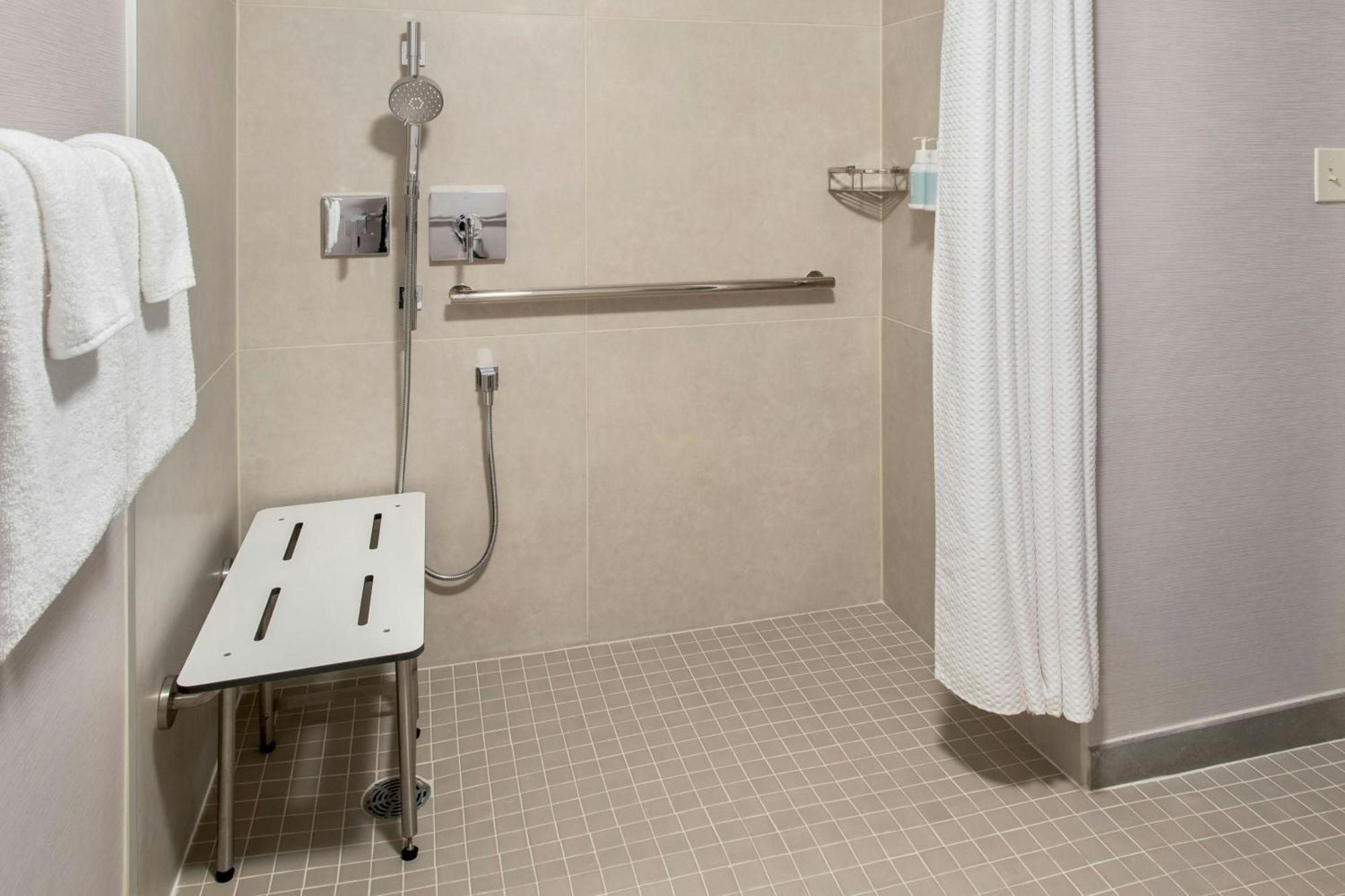 Отель Courtyard Novato Marin/Sonoma Экстерьер фото