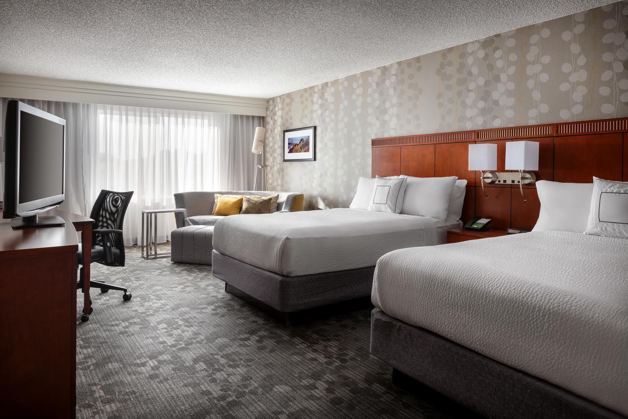 Отель Courtyard Novato Marin/Sonoma Экстерьер фото