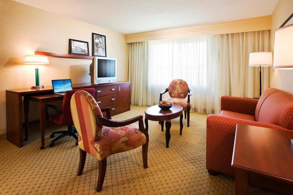 Отель Courtyard Novato Marin/Sonoma Экстерьер фото