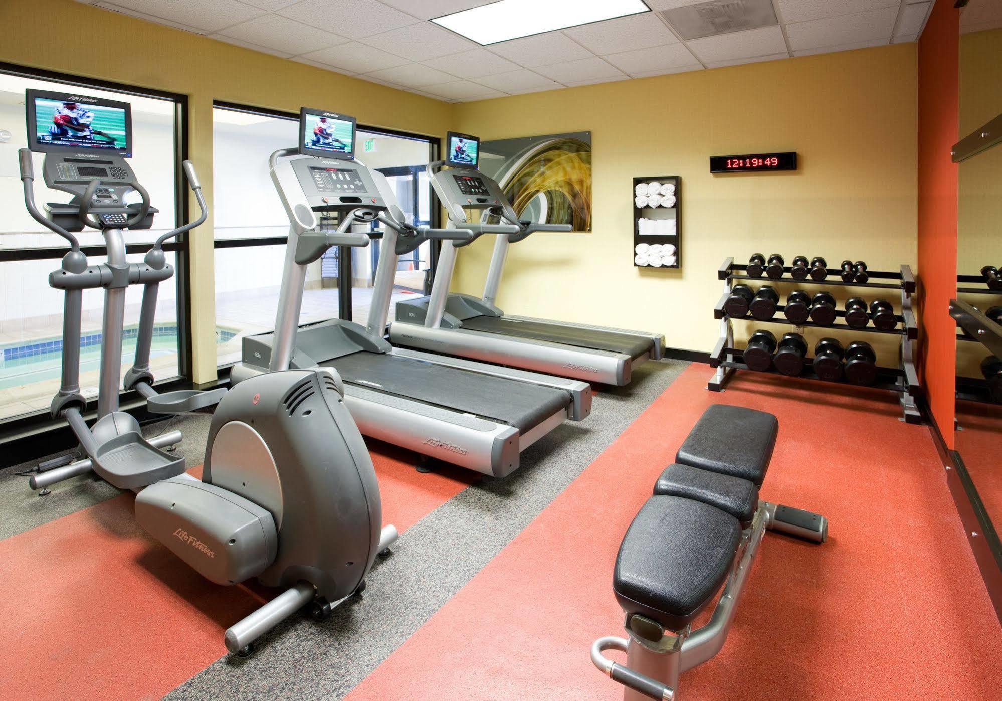 Отель Courtyard Novato Marin/Sonoma Экстерьер фото